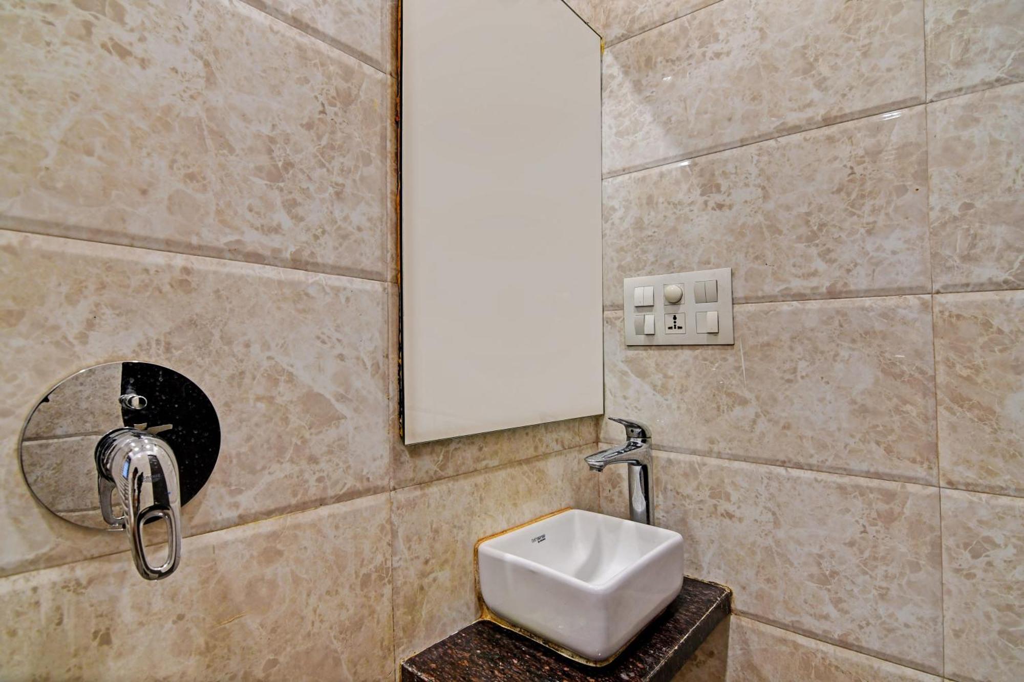 Hotel O Shivaalay Inn Near Newtown Bus Stand Kalkuta Zewnętrze zdjęcie